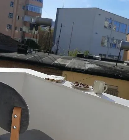Comfy Apartment- Sunny Balcony Apartament